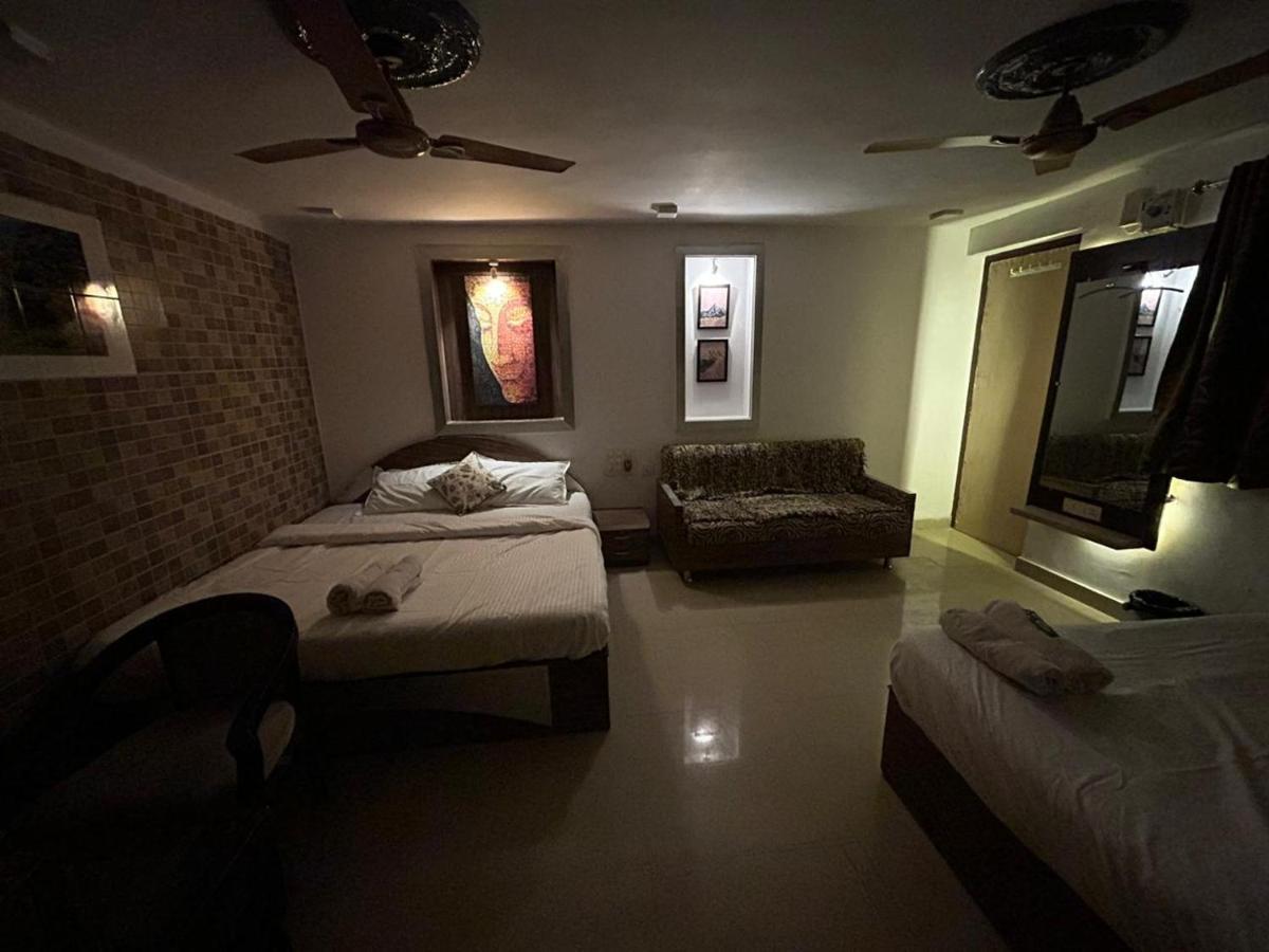 The Peach Tree Rooms Mount Ábú Exteriér fotografie